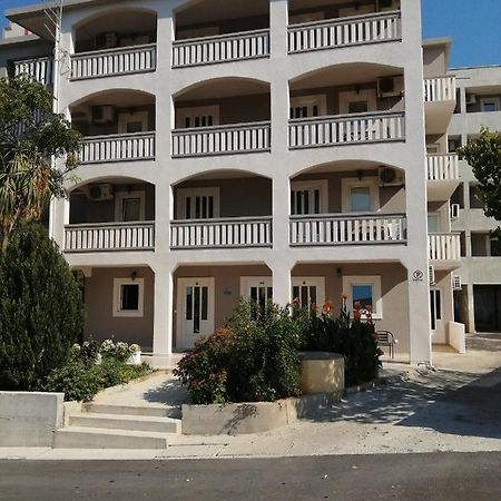Apartmani In Будва Екстериор снимка