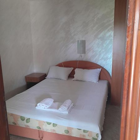 Apartmani In Будва Стая снимка