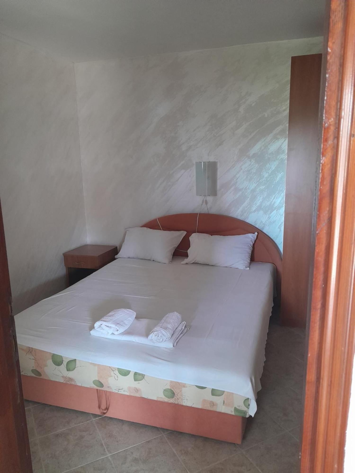 Apartmani In Будва Стая снимка
